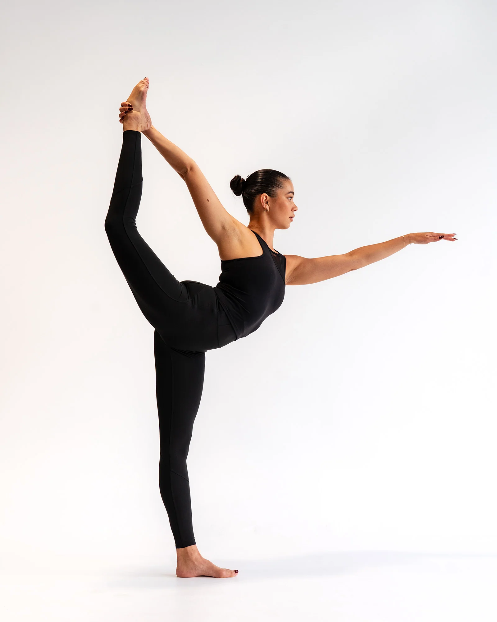 Motion Mesh Shelf Bra Tank - Black