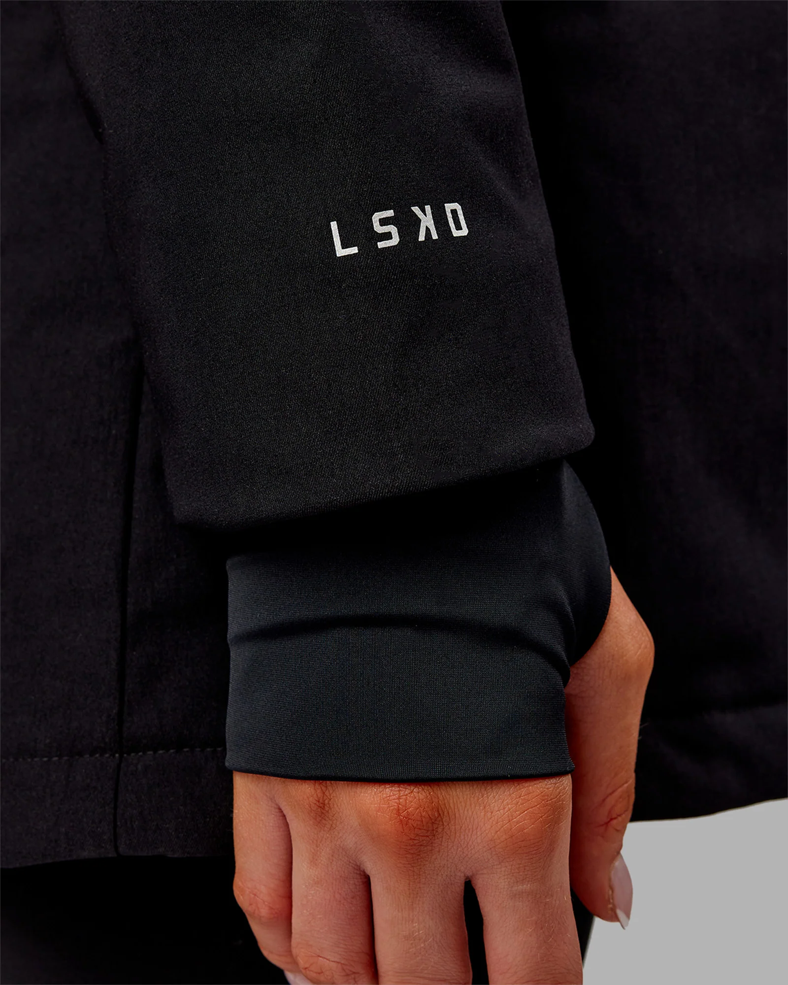 Auxiliary 2.0 Longline Jacket - Black 9 Auxiliary 2.0 Longline Jacket - Black