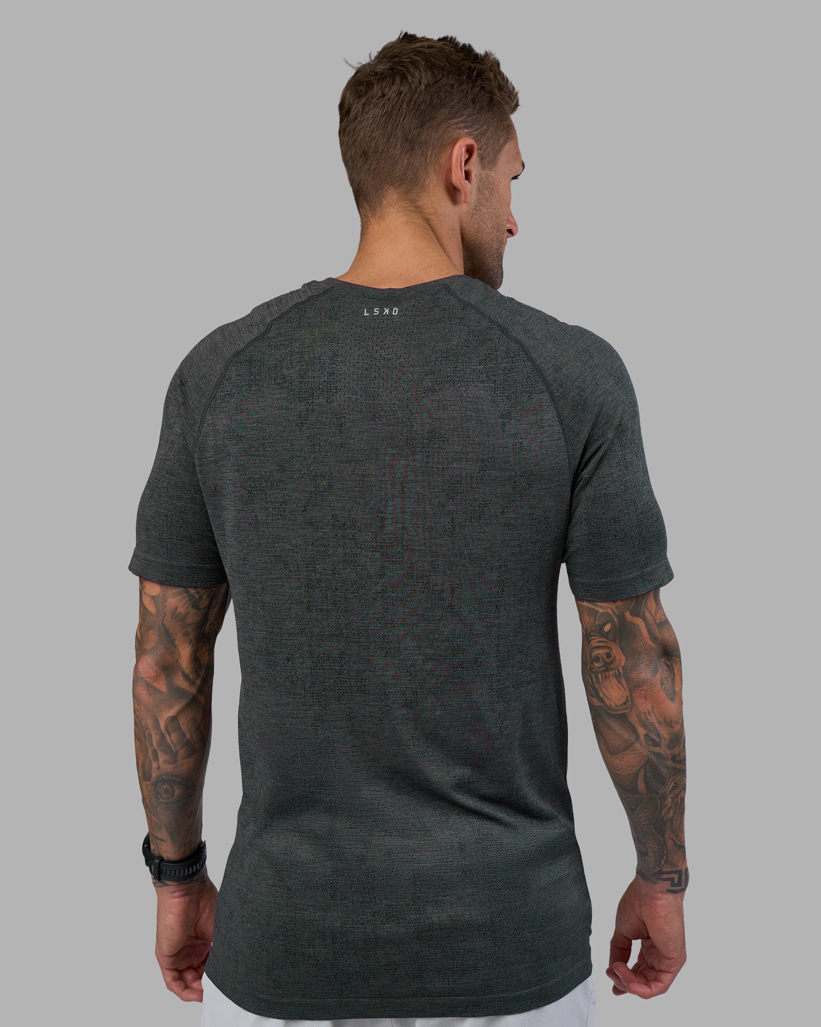 AeroFLX+ Seamless Tee - Black Camo-Graphite 4 AeroFLX+ Seamless Tee - Black Camo-Graphite