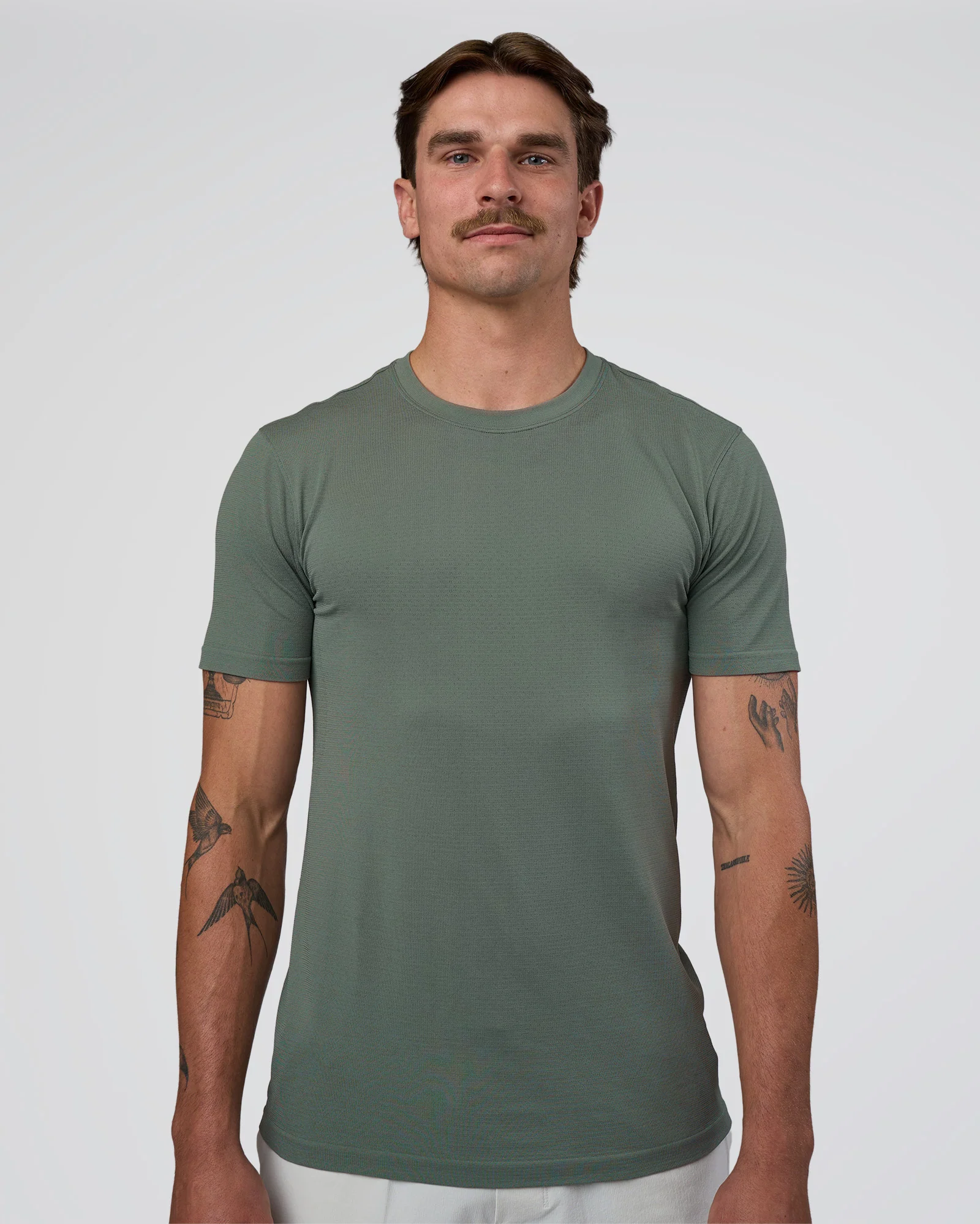 AeroFLX+ Seamless Set In Tee - Graphite/Graphite