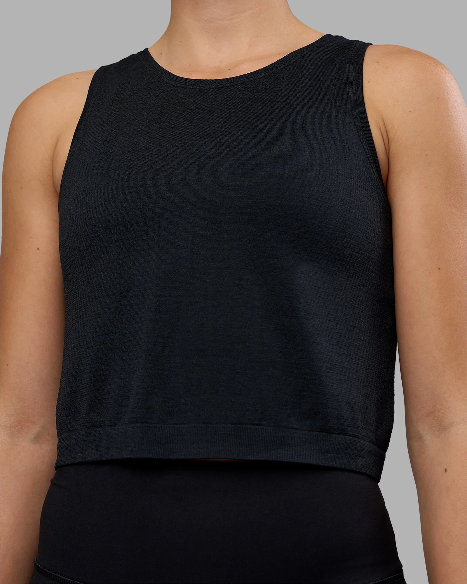 AeroFLX+ Seamless Skimmer Tank - Black Marl 4 AeroFLX+ Seamless Skimmer Tank - Black Marl