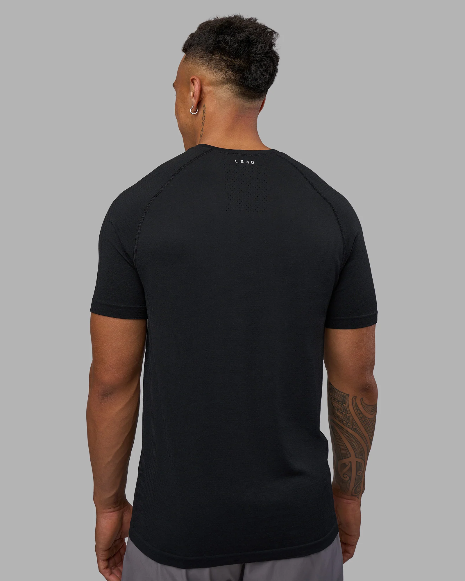 AeroFLX+ Seamless Tee - Black Marl 4 AeroFLX+ Seamless Tee - Black Marl