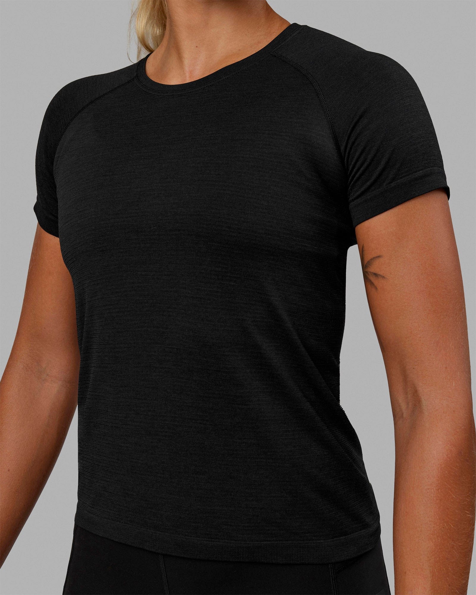 AeroFLX+ Seamless Tee - Black Marl 6 AeroFLX+ Seamless Tee - Black Marl