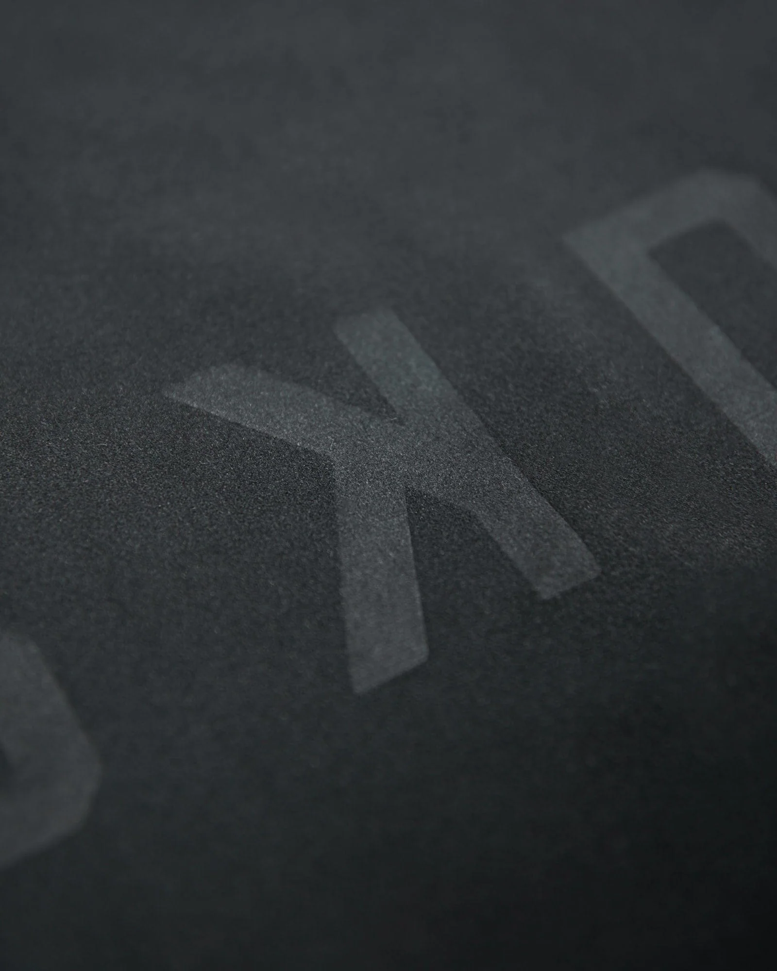 Perform Microfibre Lightweight Towel Medium - Black 4 Perform Microfibre Lightweight Towel Medium - Black