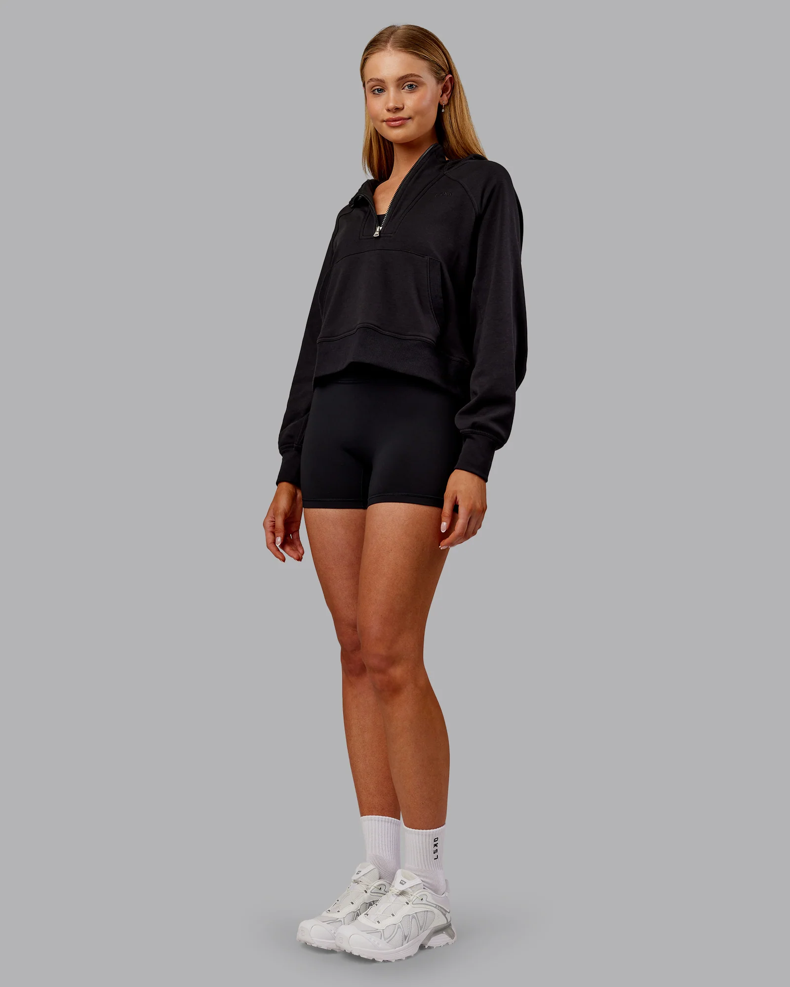 Pursue Mid-Weight Hoodie - Black