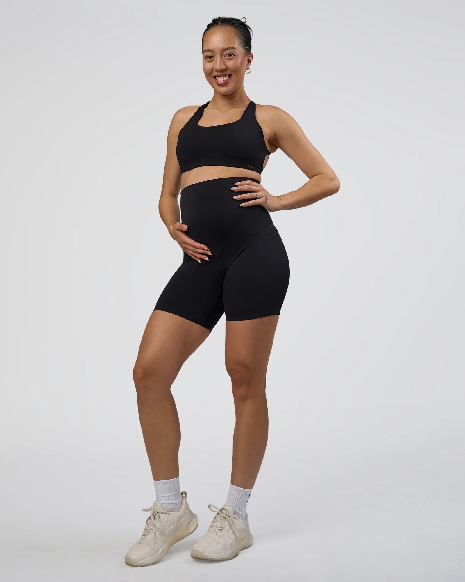 Elixir Ultra High-Rise Maternity 6" Short Pockets - Black