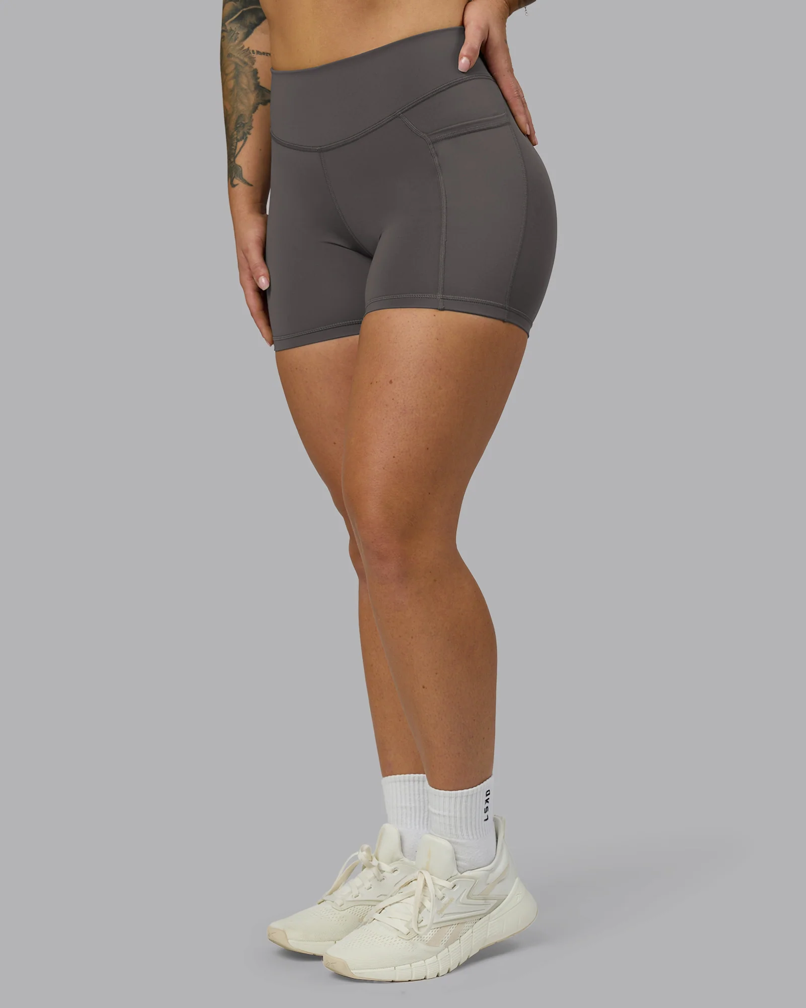 Elite High-Rise 4" Short Pockets - Dark Storm 8 Elite High-Rise 4" Short Pockets - Dark Storm