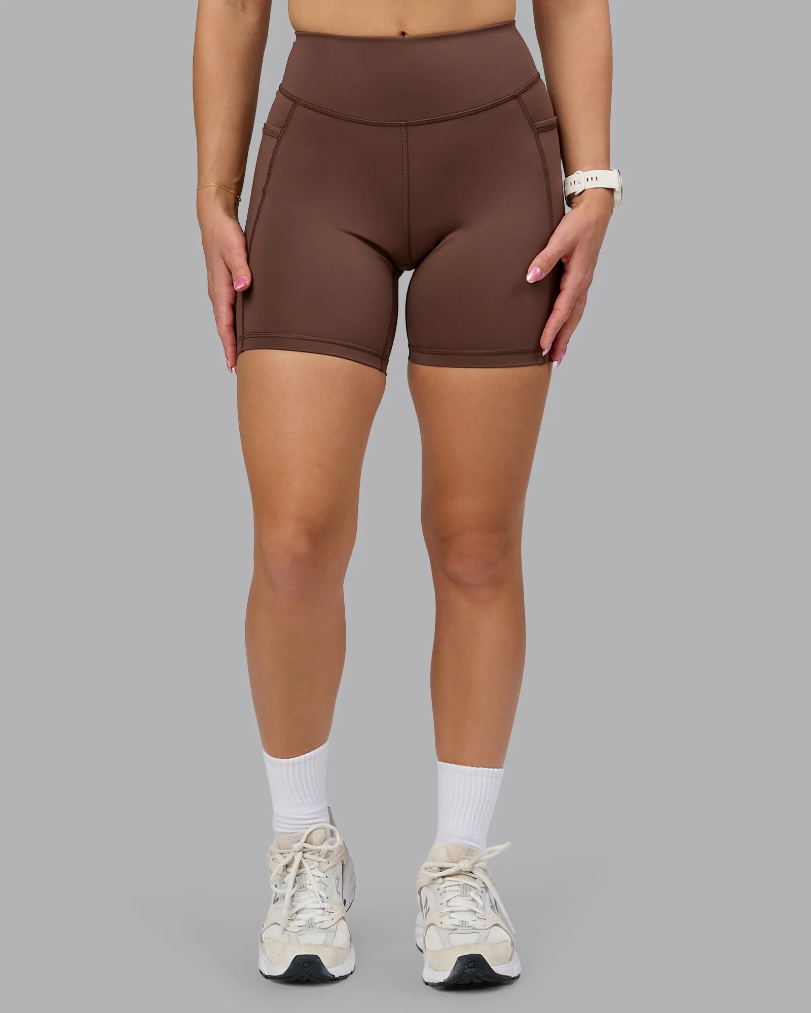 Elite High-Rise 6" Short Pockets - Chocolate Martini