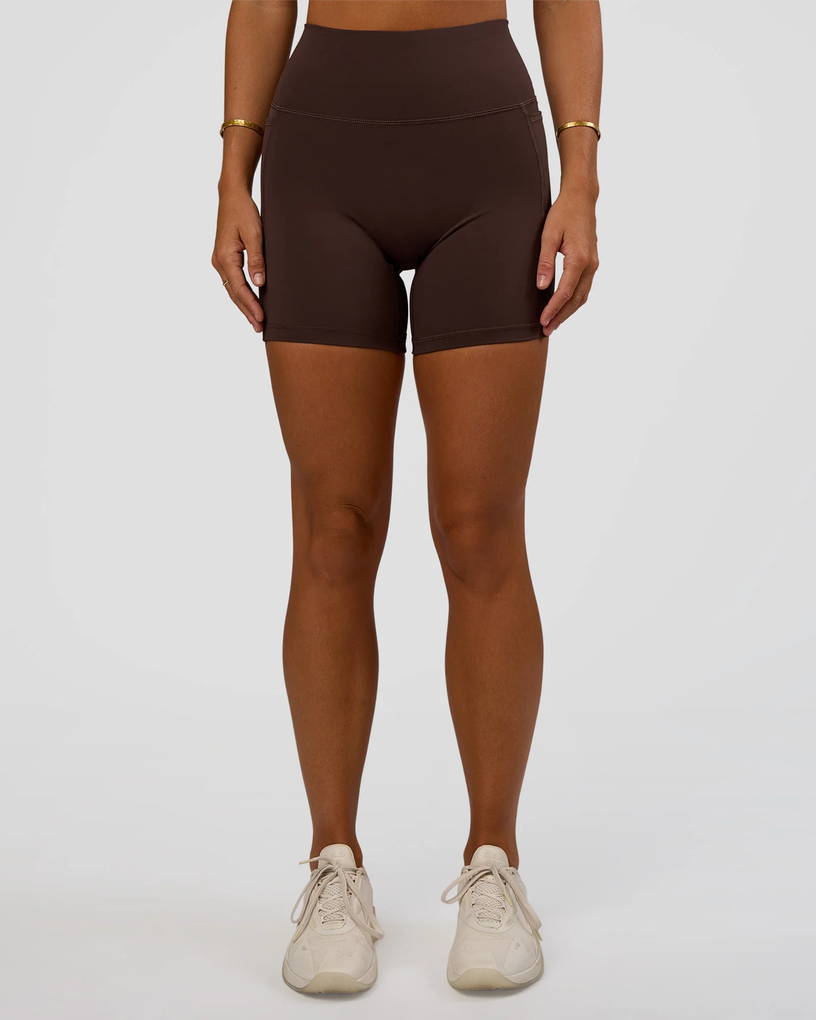Fusion V-Contour Ultra High-Rise 6" Short Pockets - Hot Chocolate
