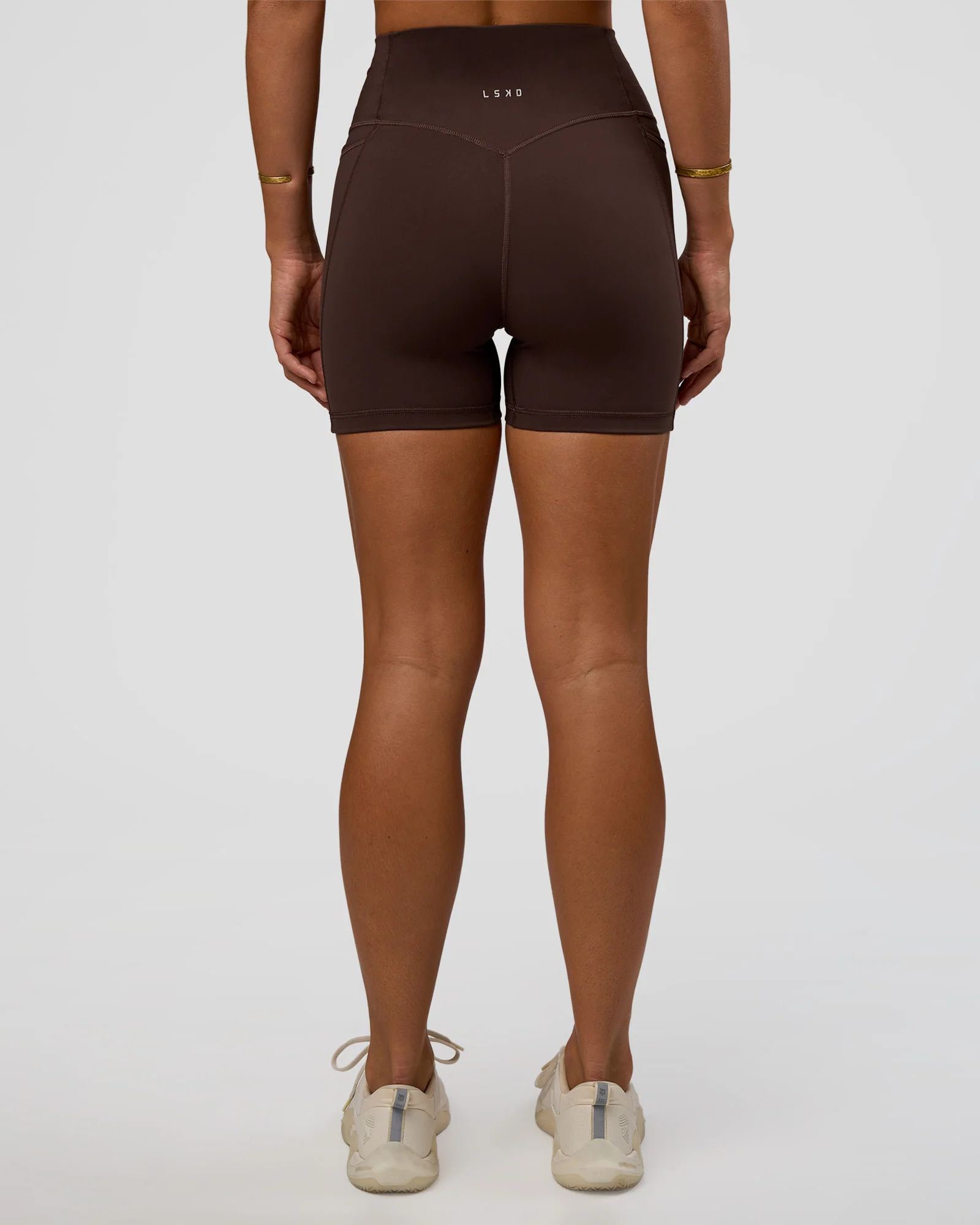 Fusion V-Contour Ultra High-Rise 4” Short Pockets - Hot Chocolate