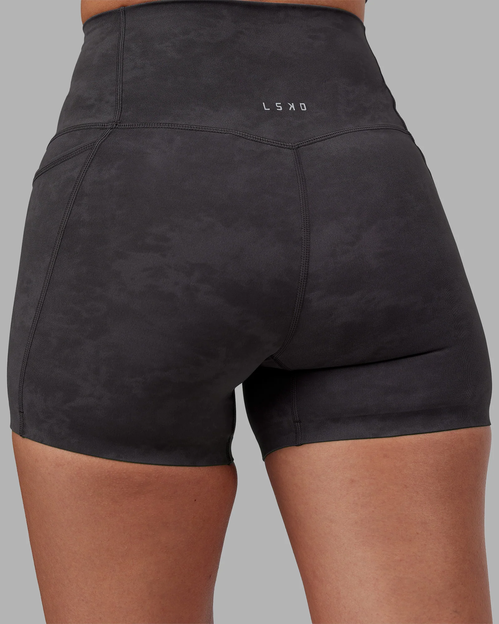 Elixir Ultra High-Rise 4" Short Pockets - Dark Storm Wash