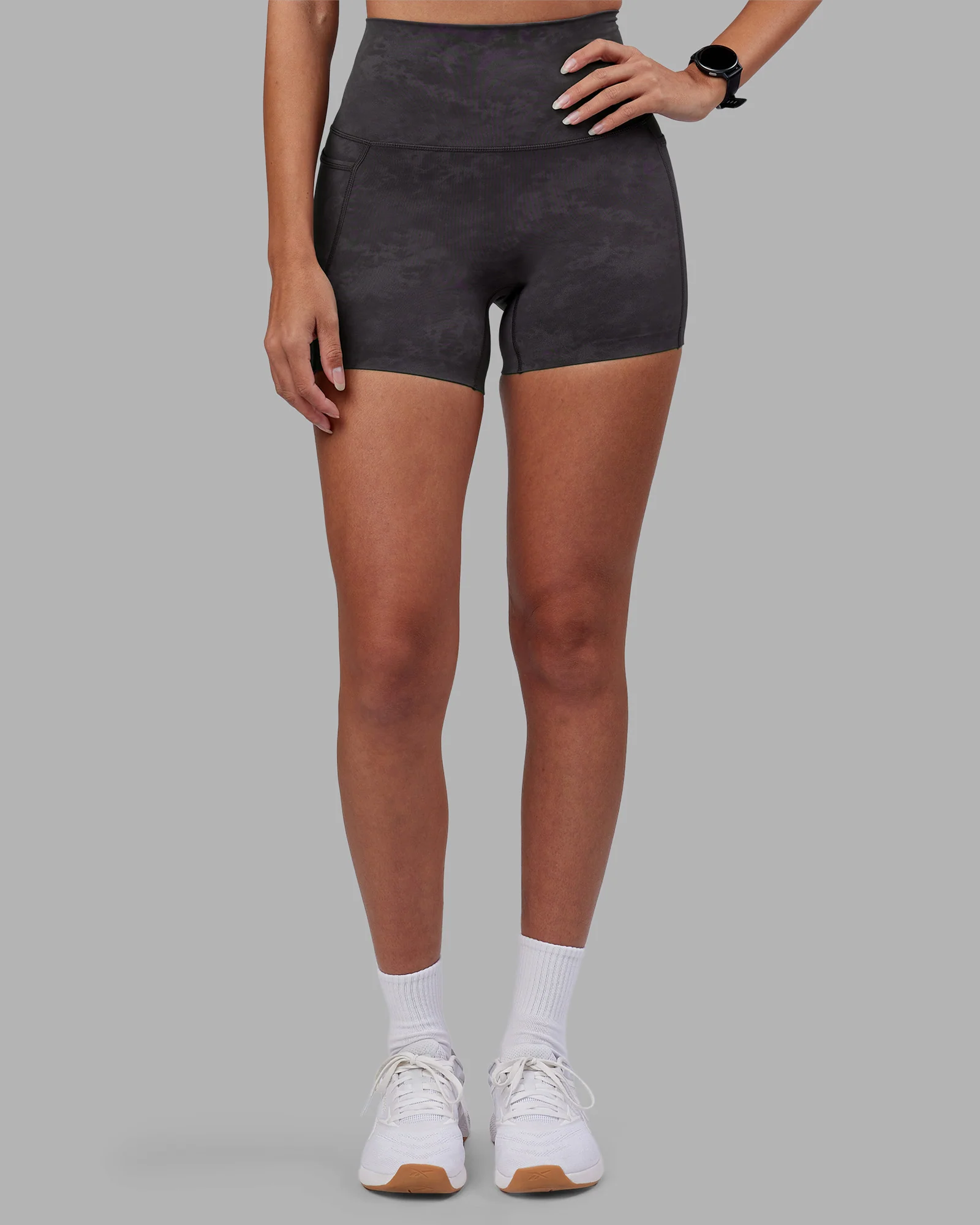 Elixir Ultra High-Rise 4" Short Pockets - Dark Storm Wash