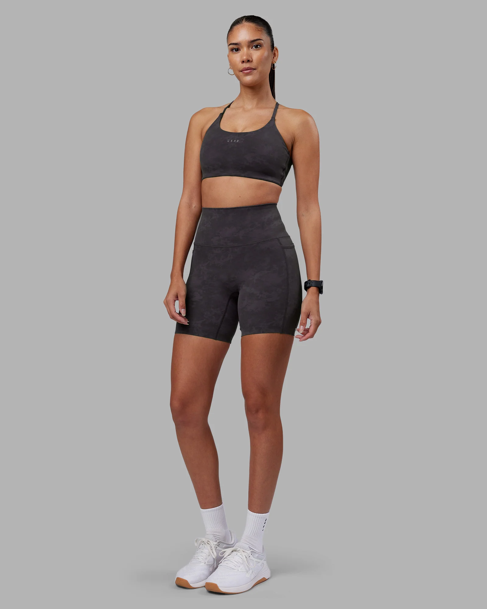 Elixir Ultra High-Rise 6" Short Pockets - Dark Storm Wash