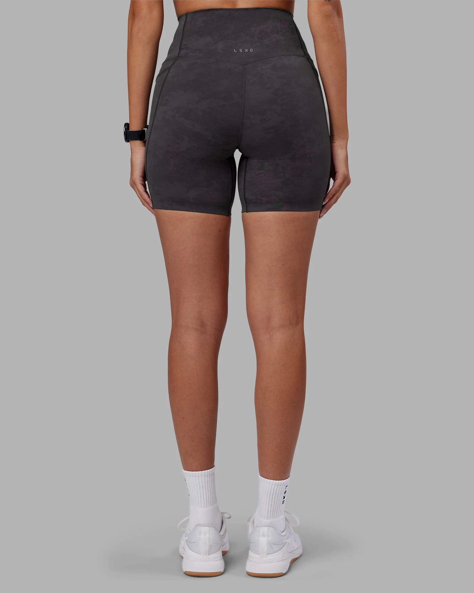 Elixir Ultra High-Rise 6" Short Pockets - Dark Storm Wash