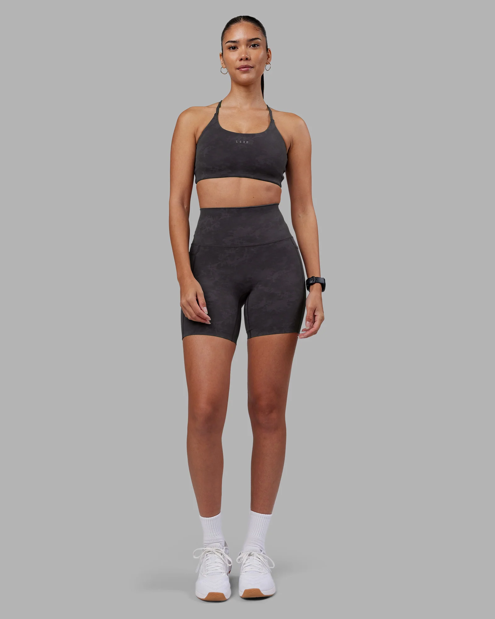 Elixir Ultra High-Rise 6" Short Pockets - Dark Storm Wash