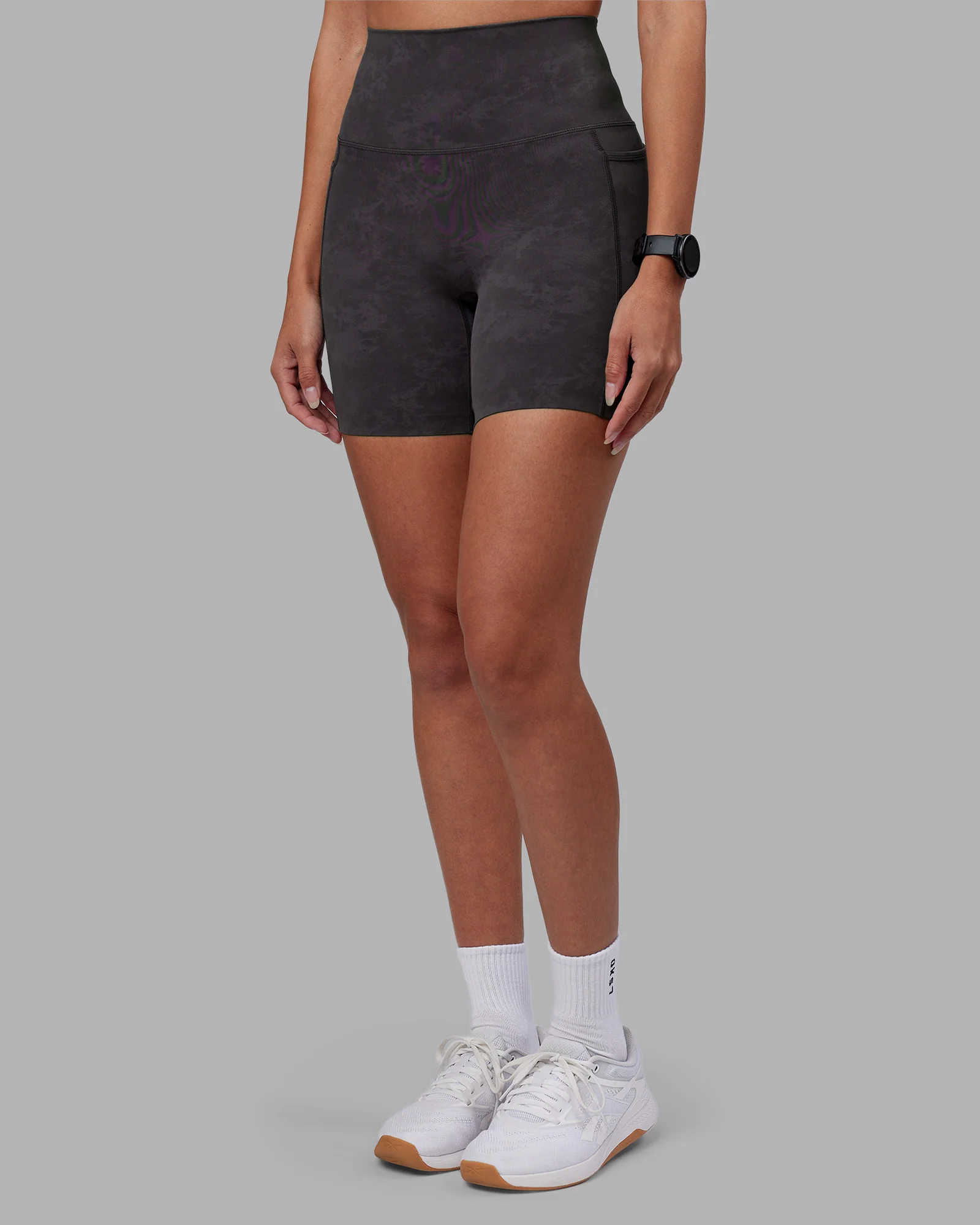 Elixir Ultra High-Rise 6" Short Pockets - Dark Storm Wash