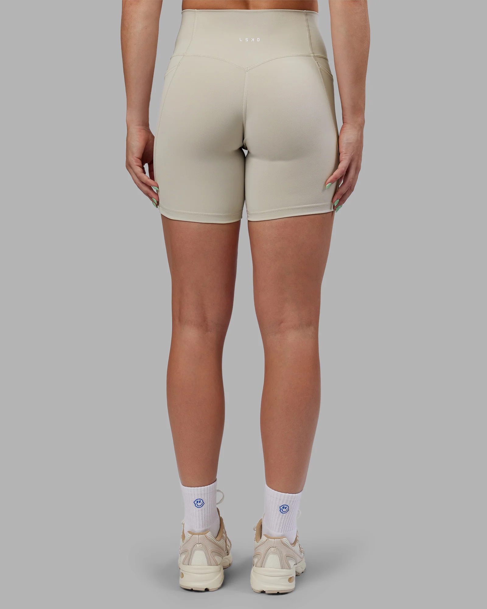 Abs Fusion High-Rise 6" Short Pockets - Shale Beige 4 Abs Fusion High-Rise 6" Short Pockets - Shale Beige