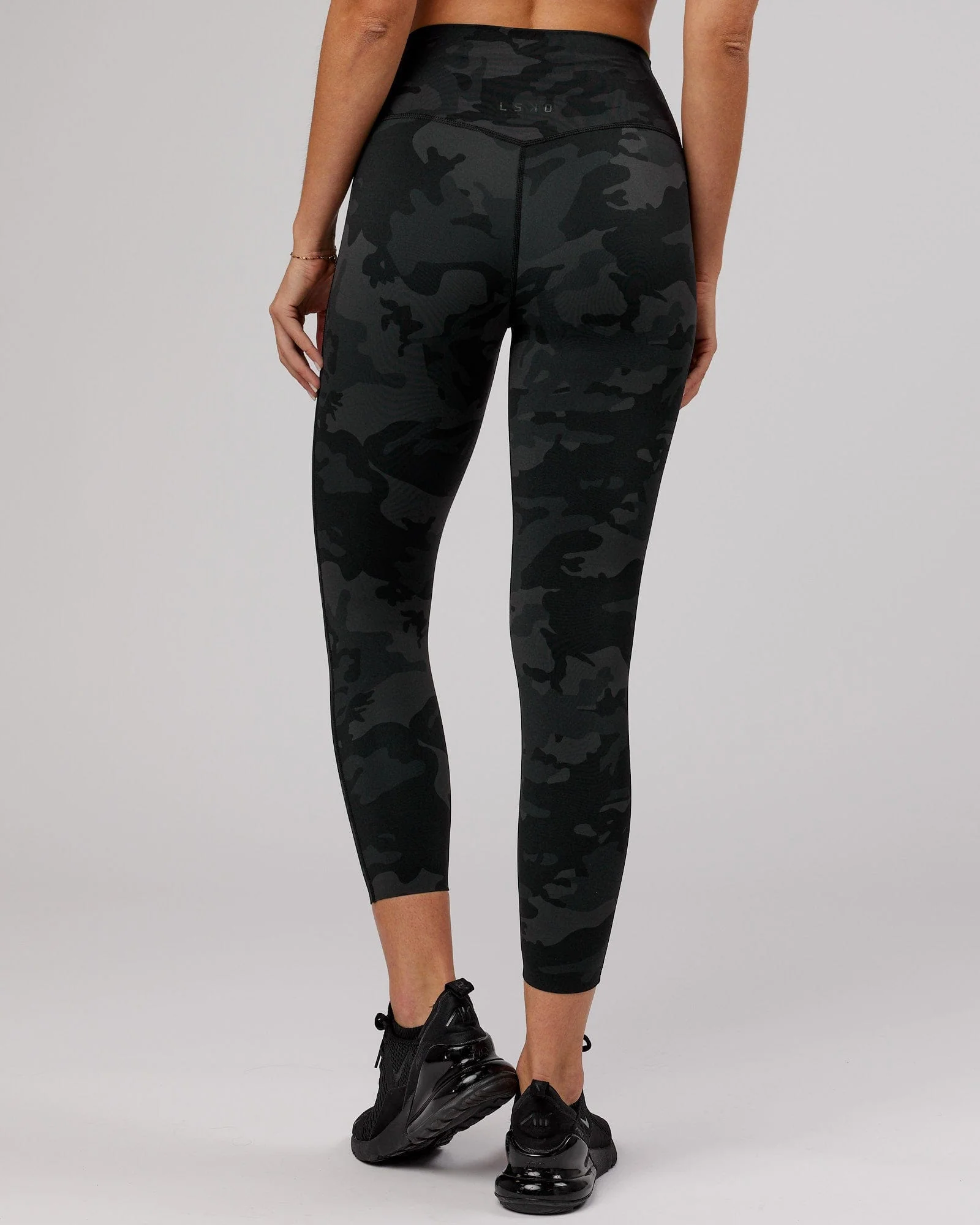 Elixir Ultra High-Rise 7/8 Legging - Black Camo 4 Elixir Ultra High-Rise 7/8 Legging - Black Camo