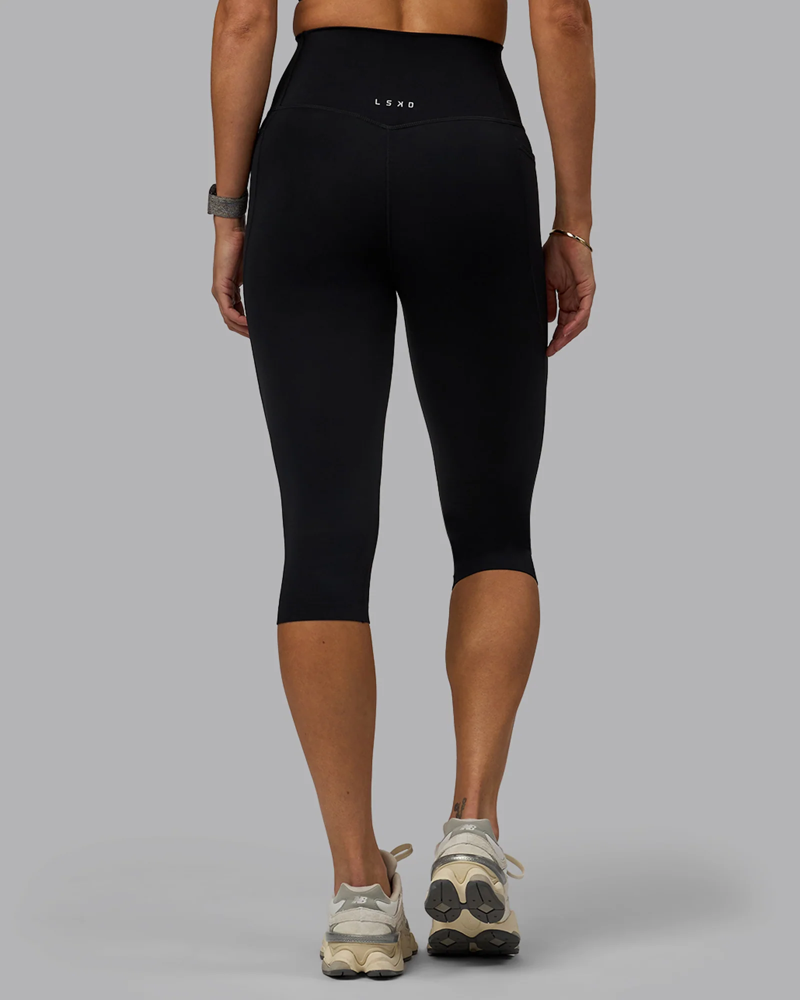 Elixir Ultra High-Rise 3/4 Legging Pockets - Black 4 Elixir Ultra High-Rise 3/4 Legging Pockets - Black