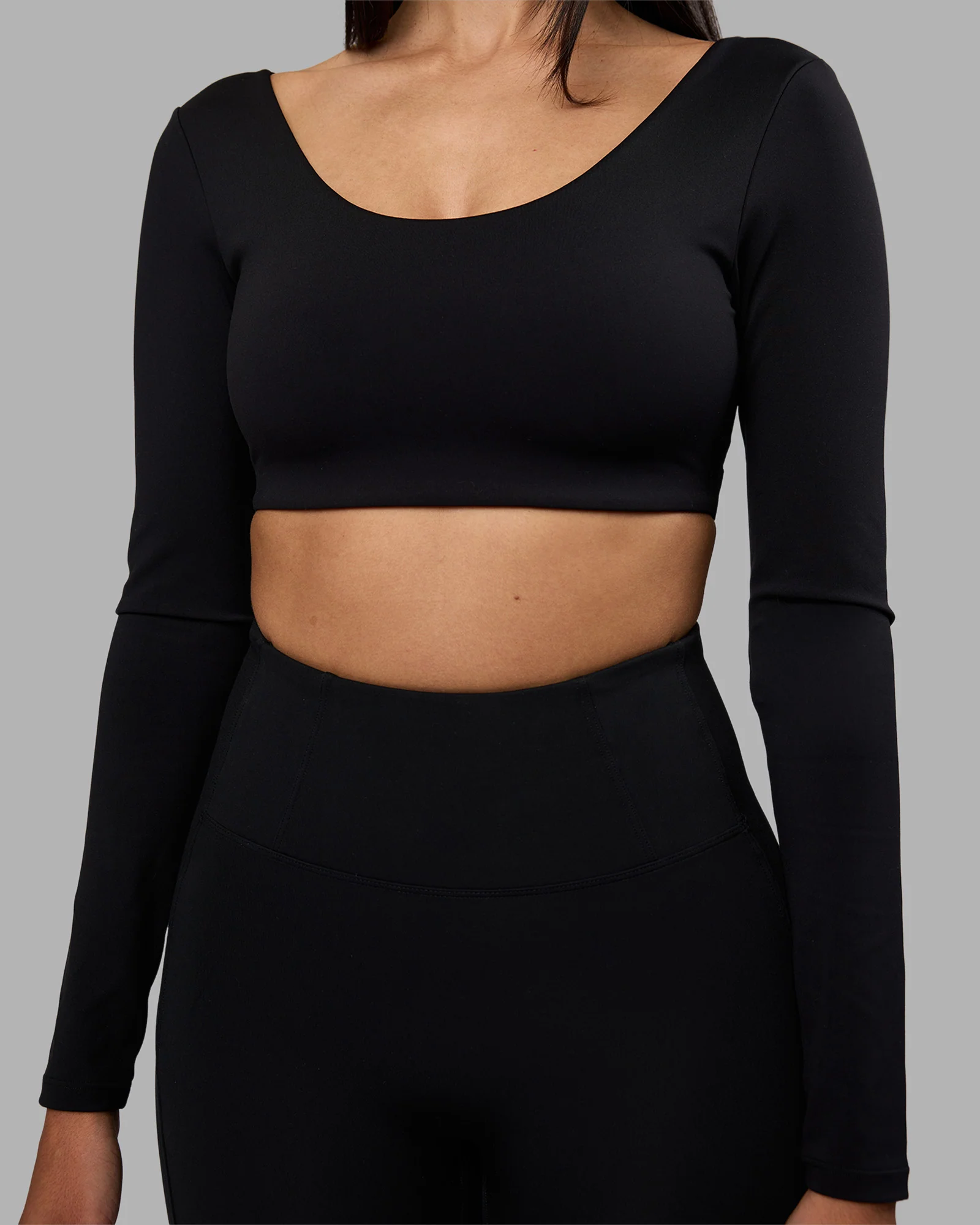 Aria Long Sleeve Sports Bra - Black