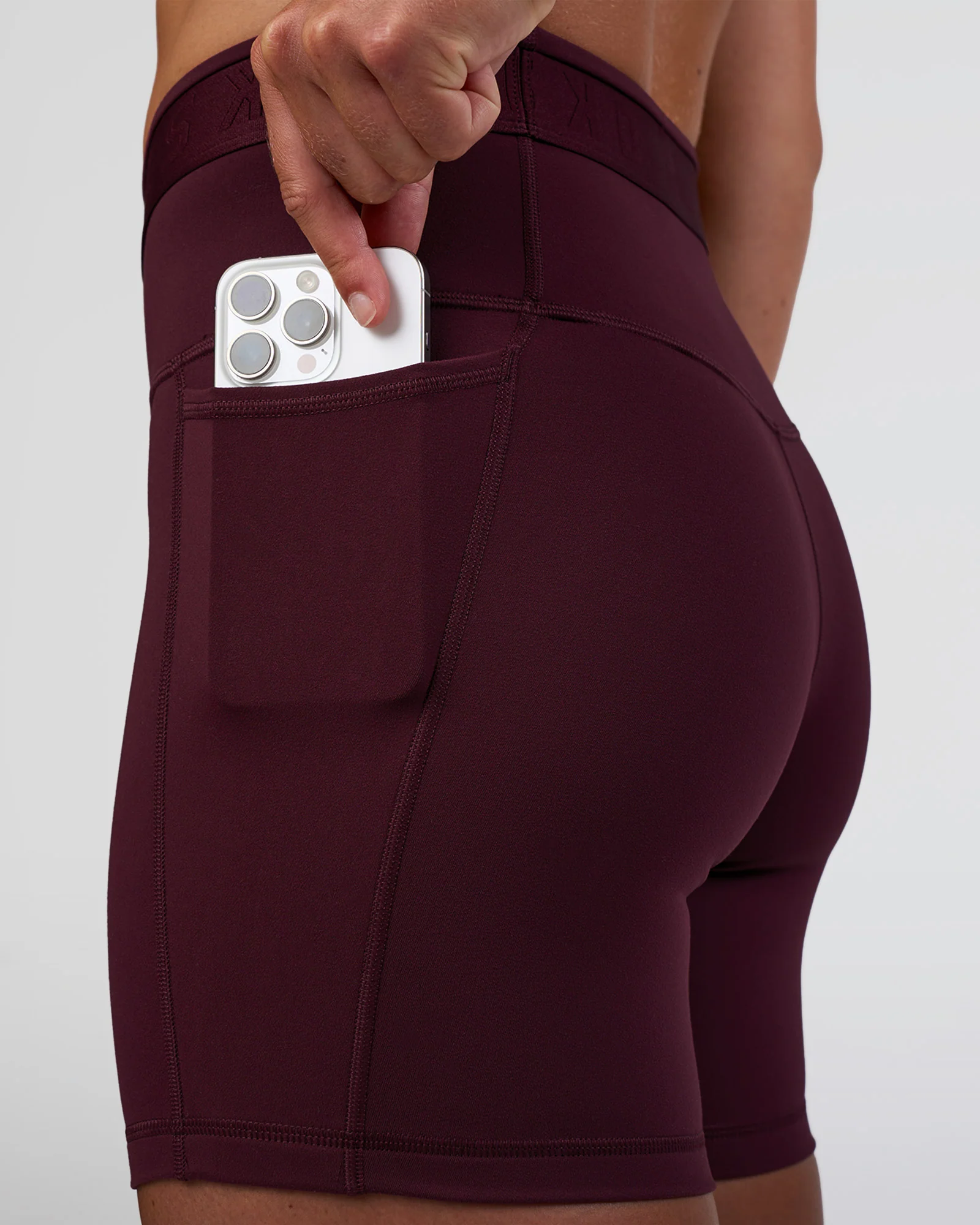 Fusion Jacquard High-Rise 6" Short Pockets - Cherry Lacquer