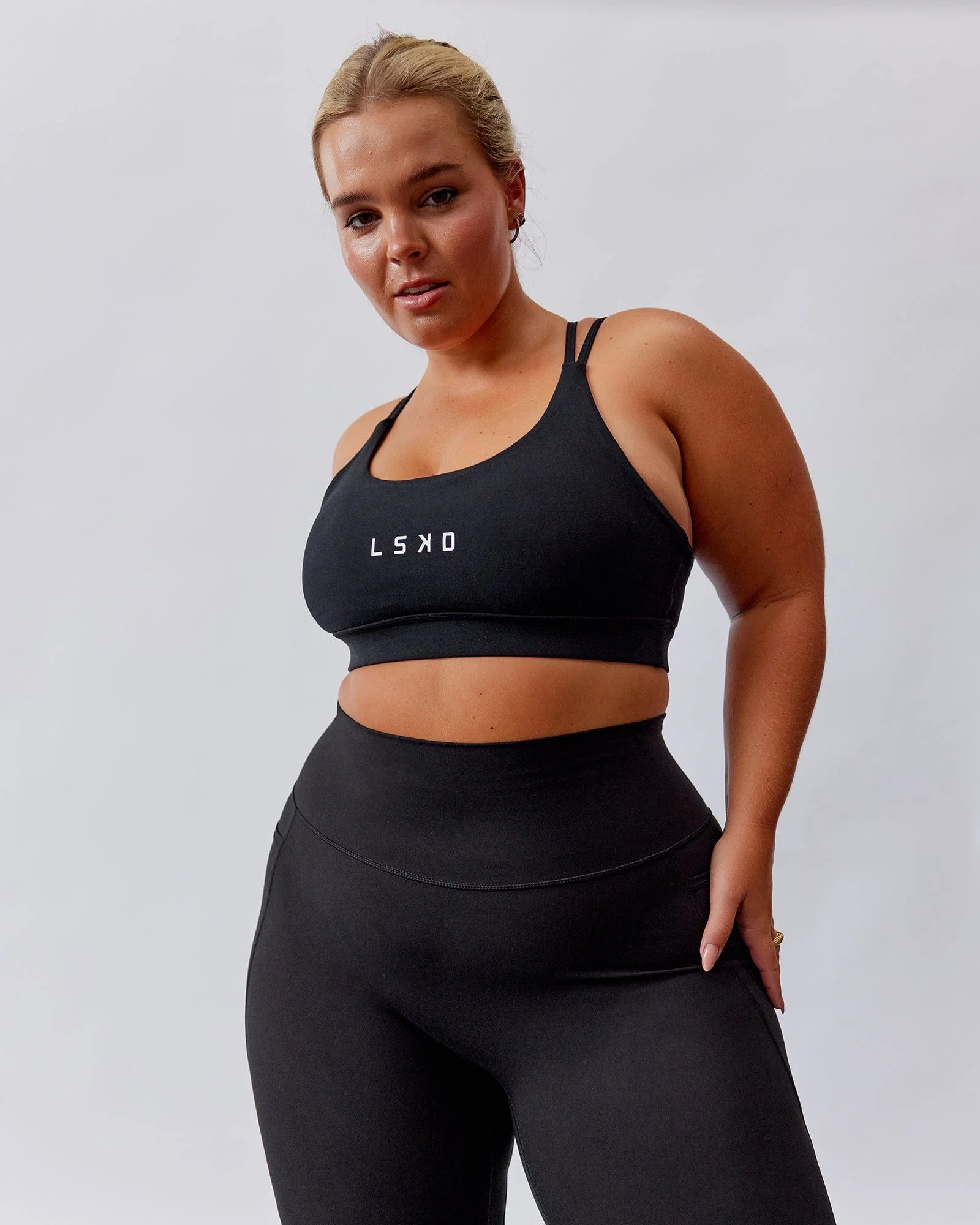 Bridge Sports Bra - Black 6 Bridge Sports Bra - Black