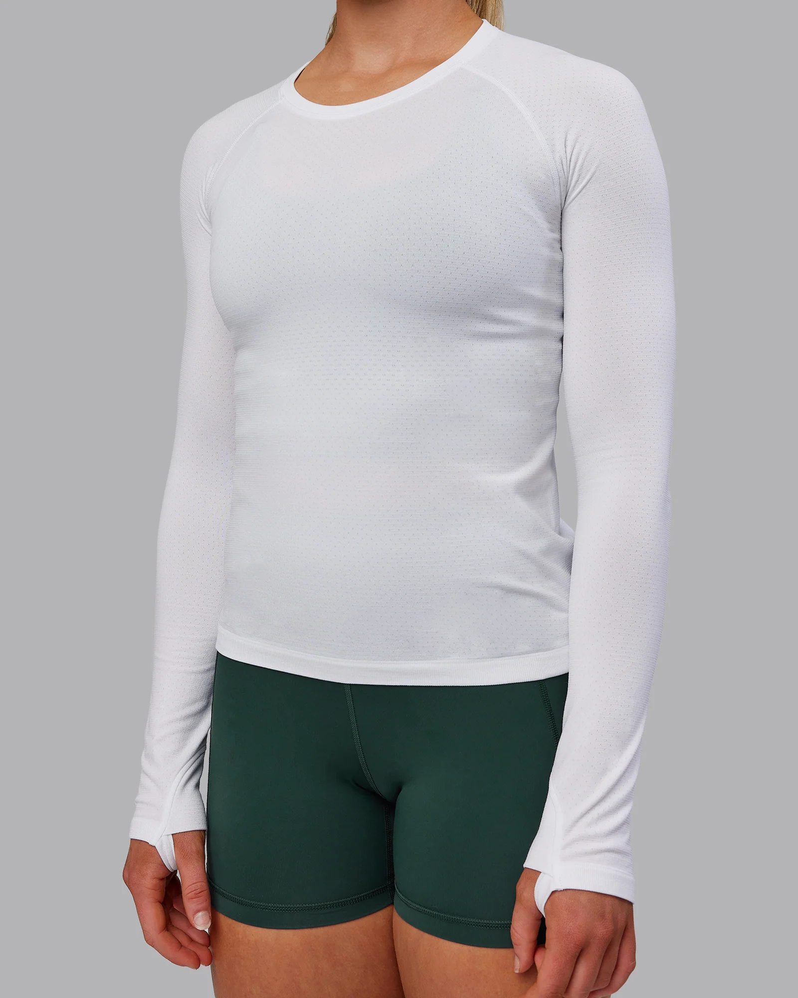 AeroFLX+ Seamless Long Sleeve Tee - White/White 4 AeroFLX+ Seamless Long Sleeve Tee - White/White