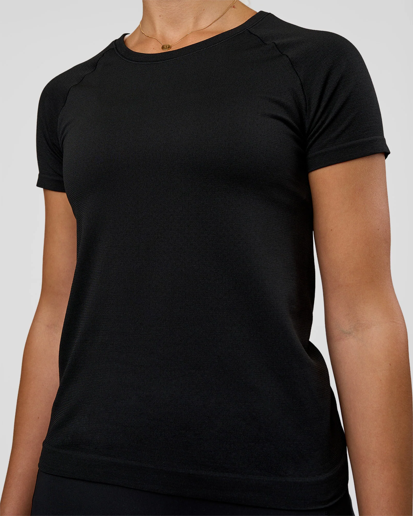 AeroFLX+ Seamless Tee - Black/Black