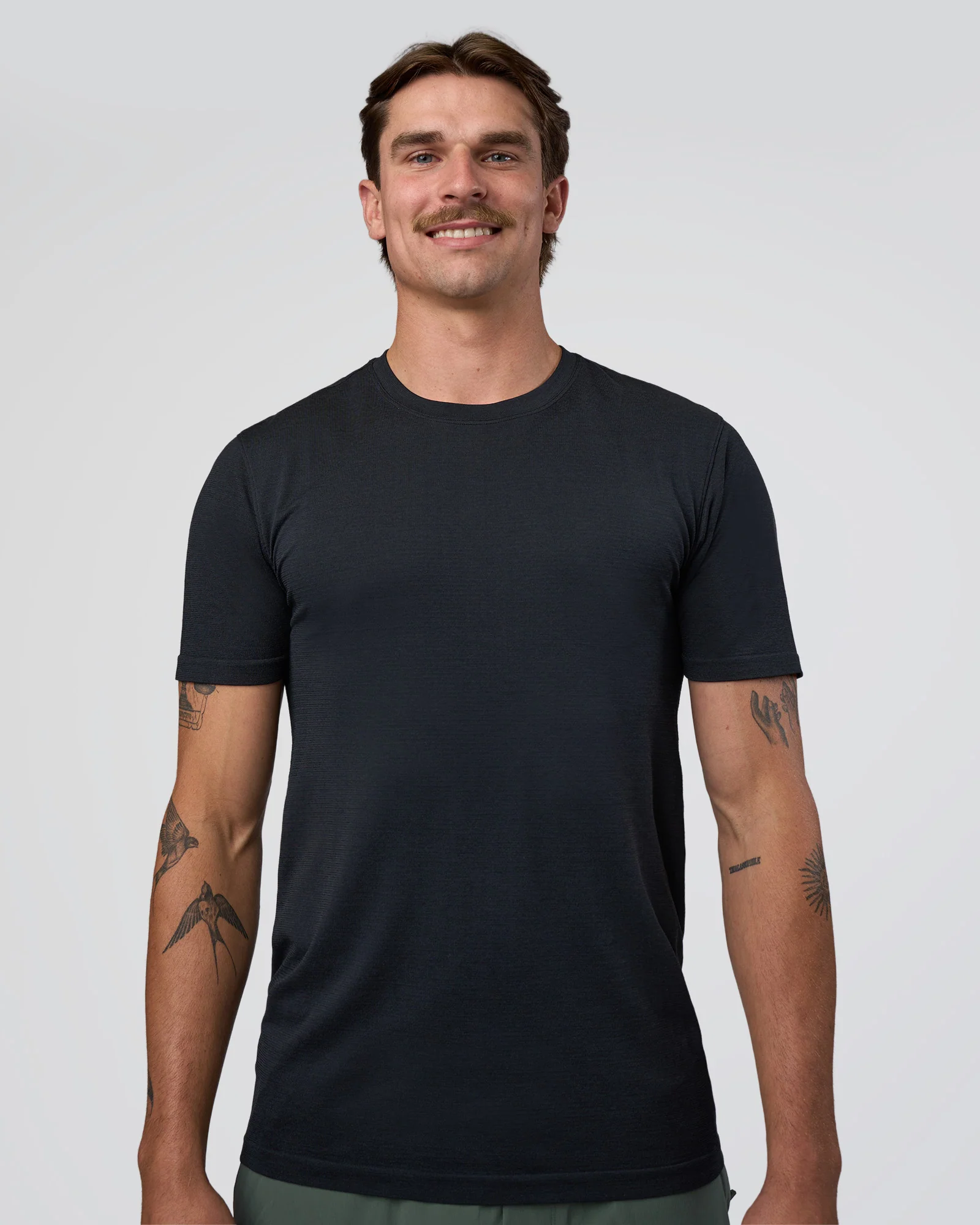 AeroFLX+ Seamless Set In Tee - Black Marl