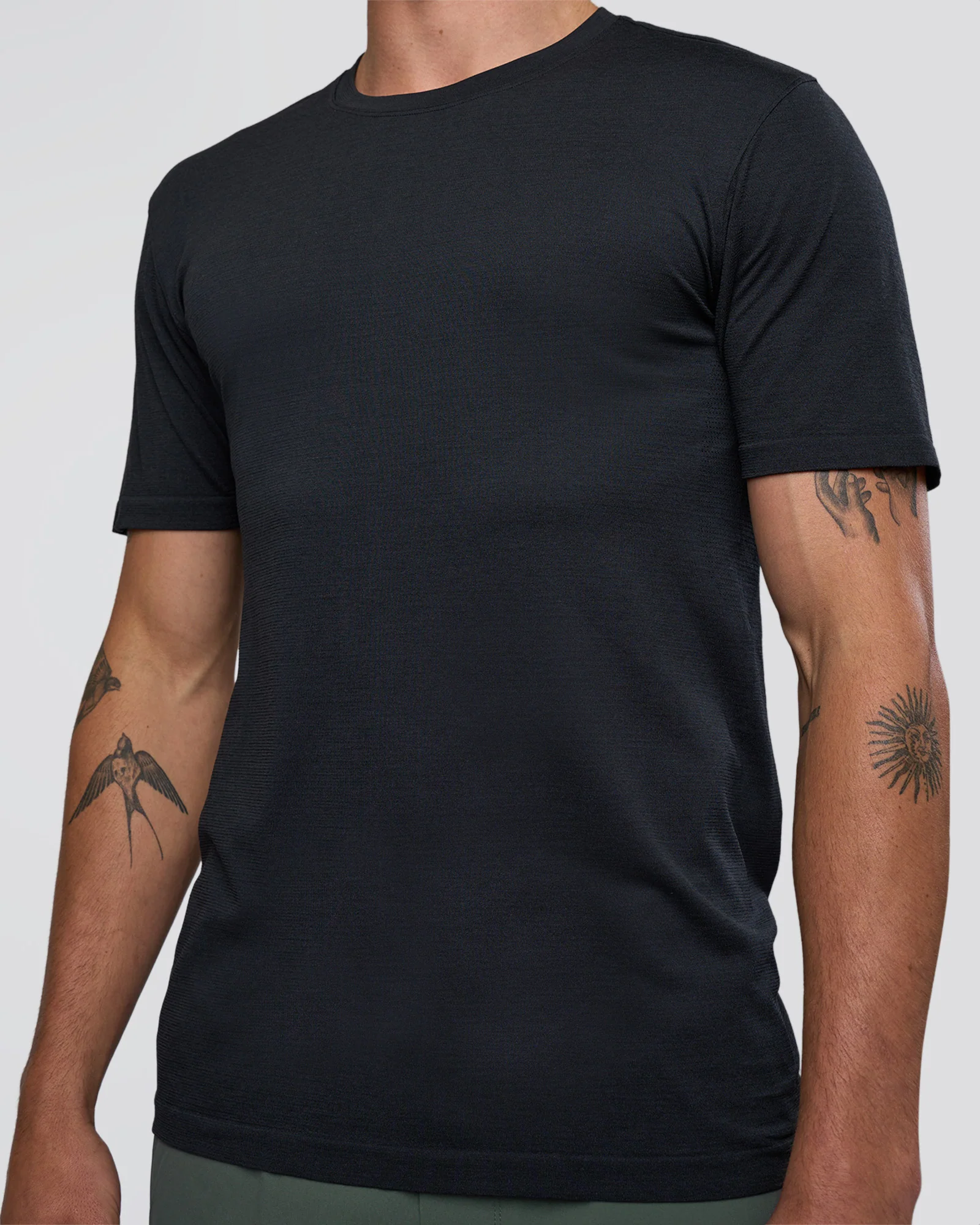 AeroFLX+ Seamless Set In Tee - Black Marl