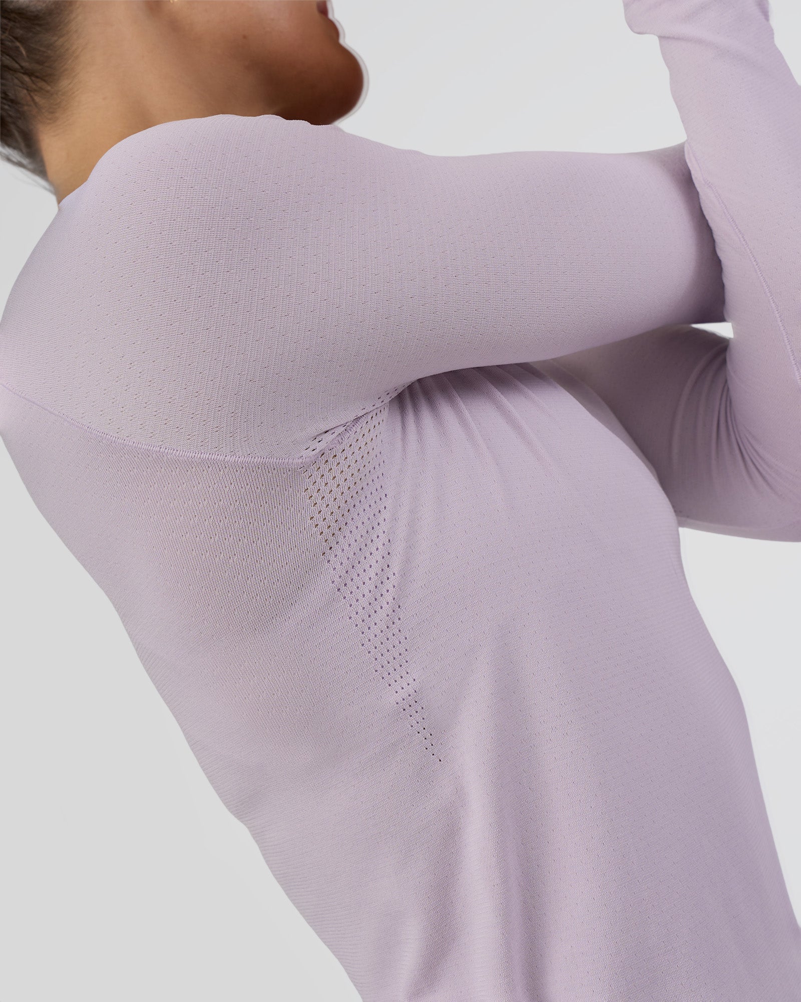 AeroFLX+ Seamless Long Sleeve Tee - Fair Orchid/Fair Orchid 8 AeroFLX+ Seamless Long Sleeve Tee - Fair Orchid/Fair Orchid