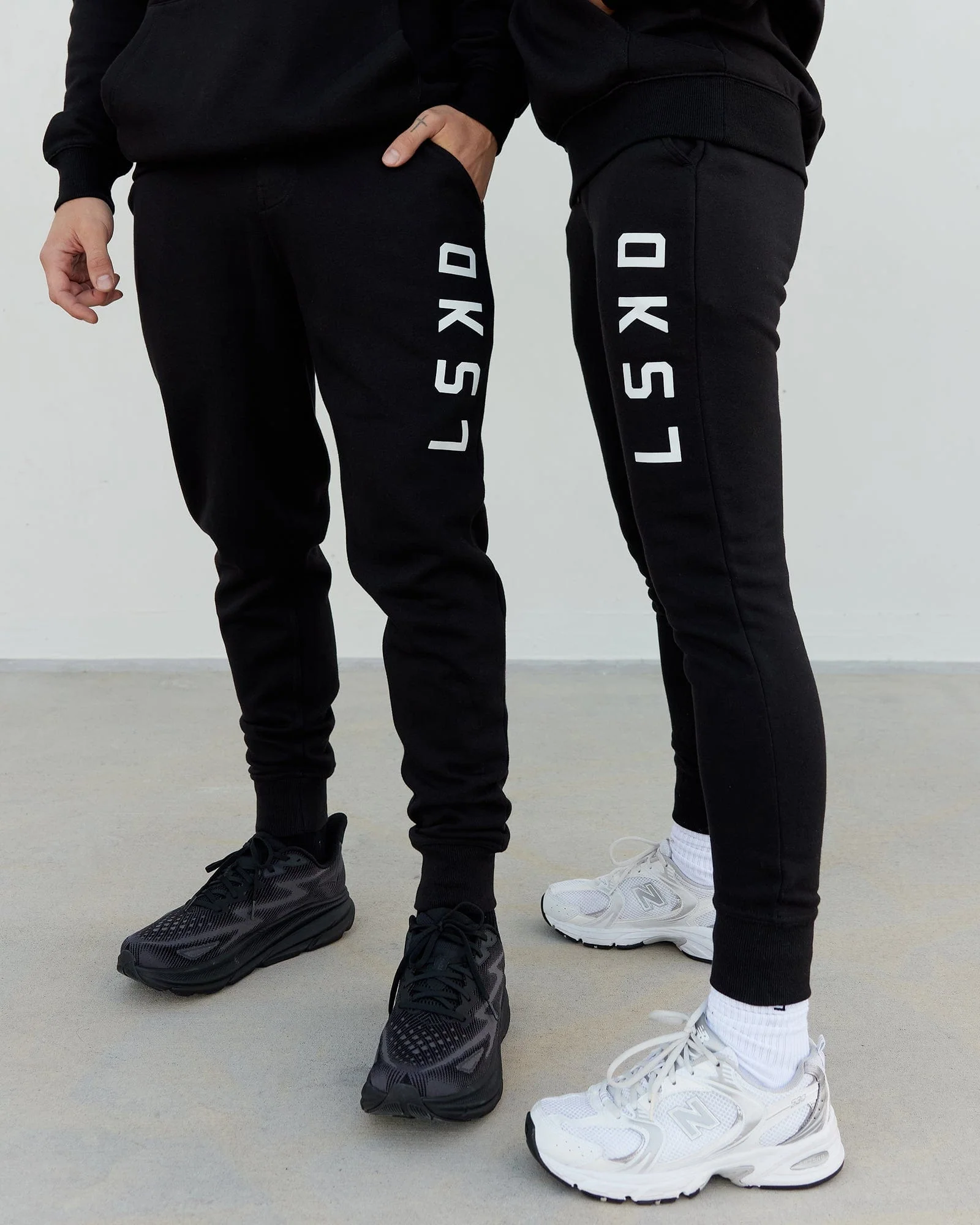 Structure Trackpant - Black-White