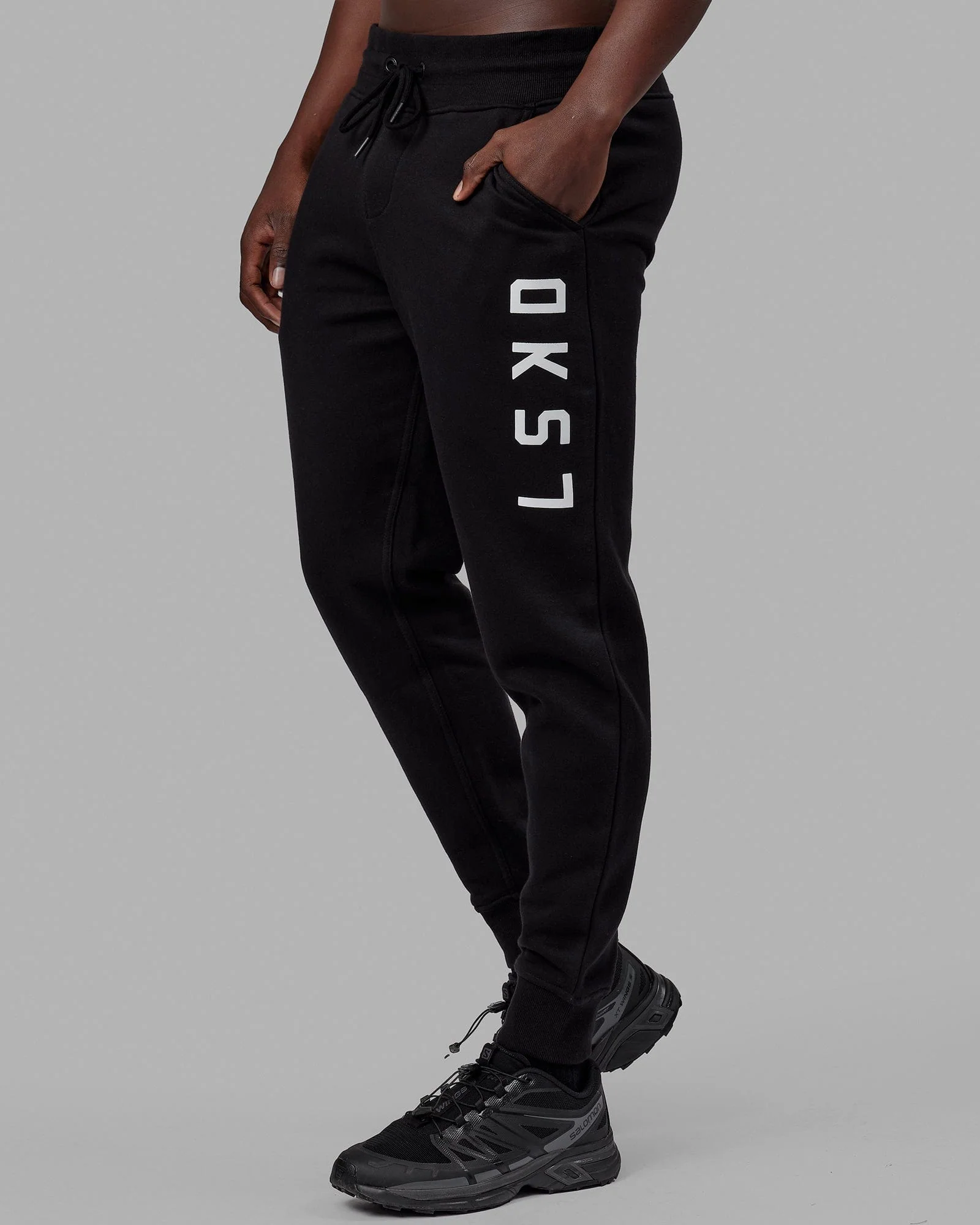 Structure Trackpant - Black-White
