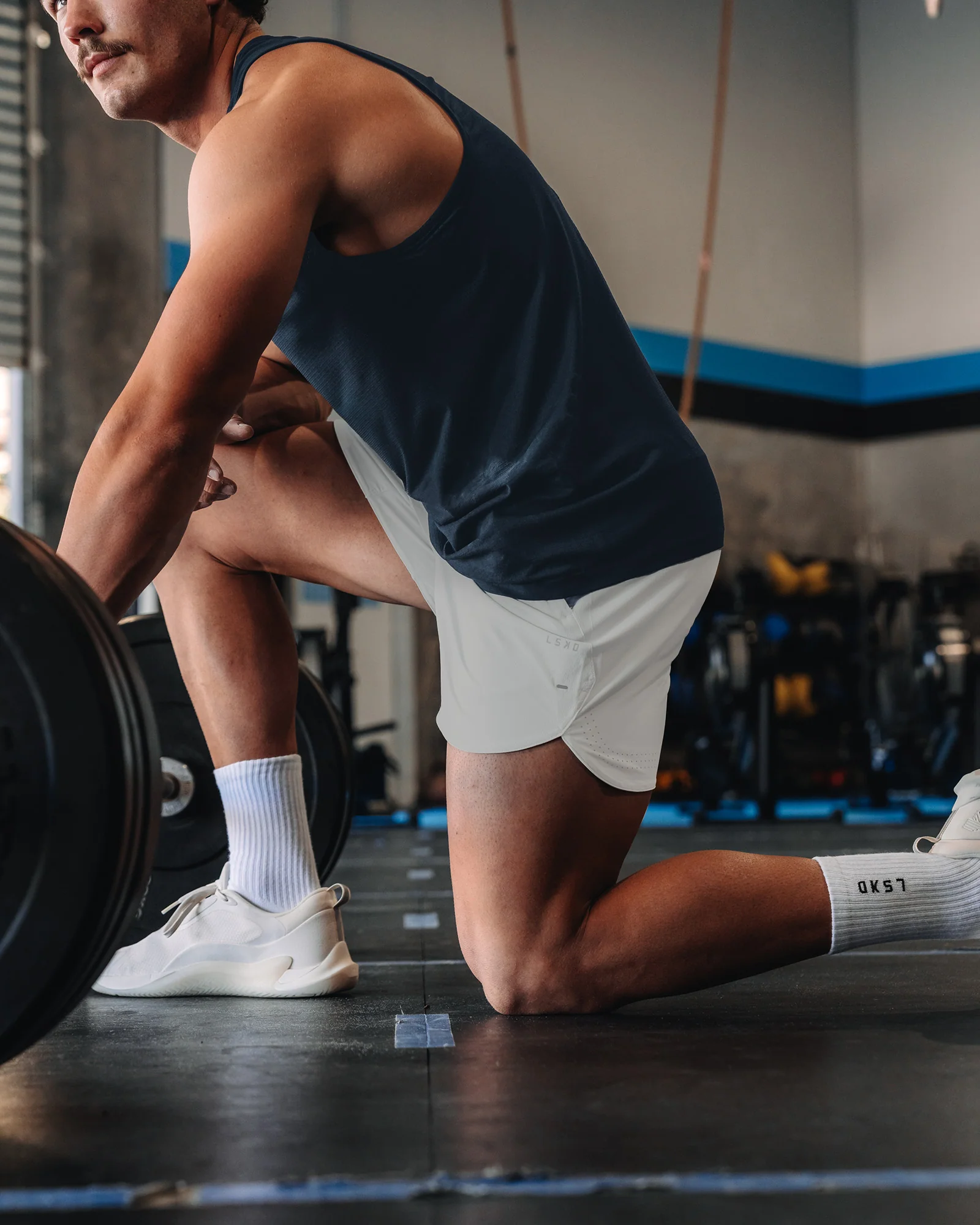 AeroFLX+ Seamless Tank - Navy/Navy 10 AeroFLX+ Seamless Tank - Navy/Navy