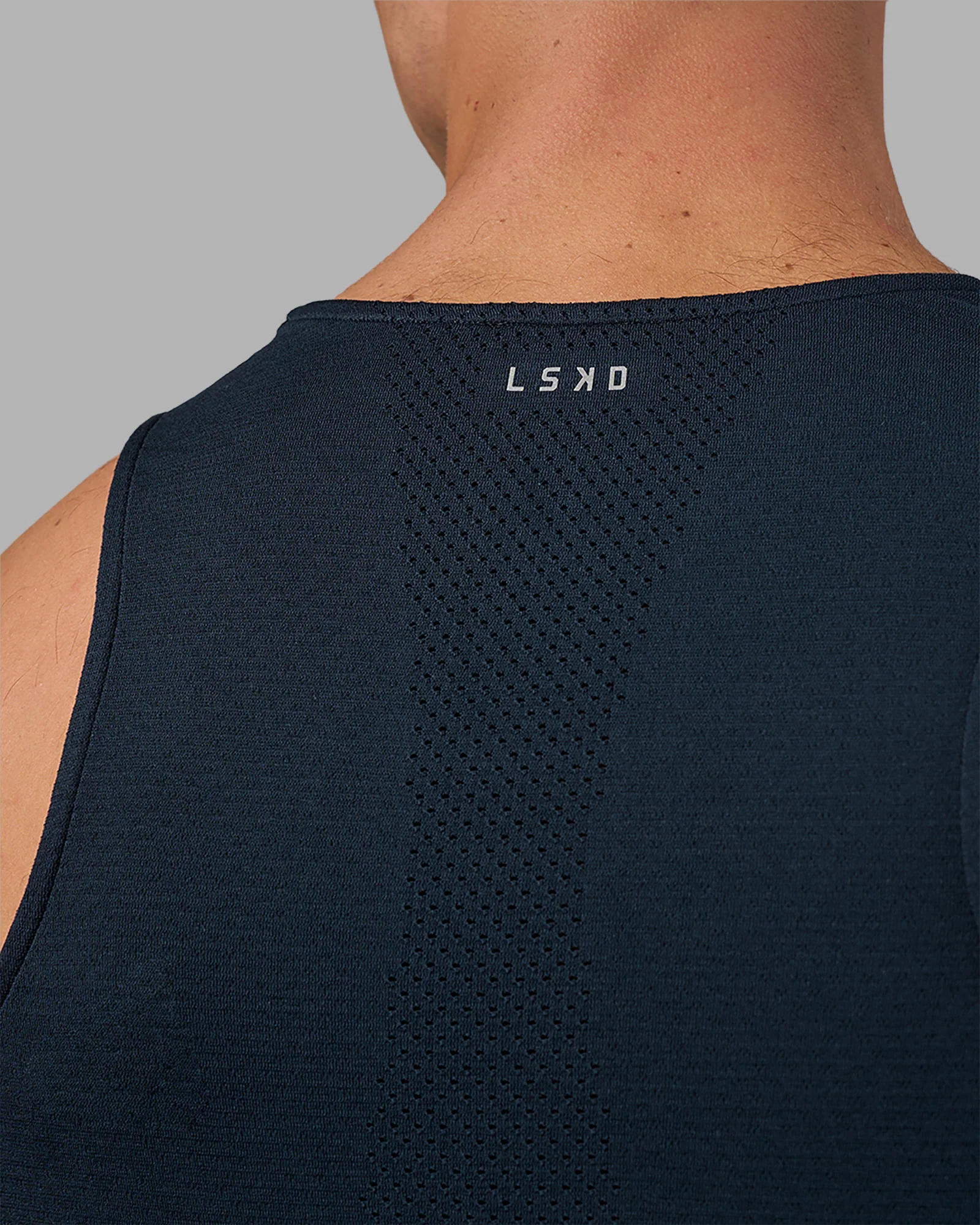 AeroFLX+ Seamless Tank - Navy/Navy