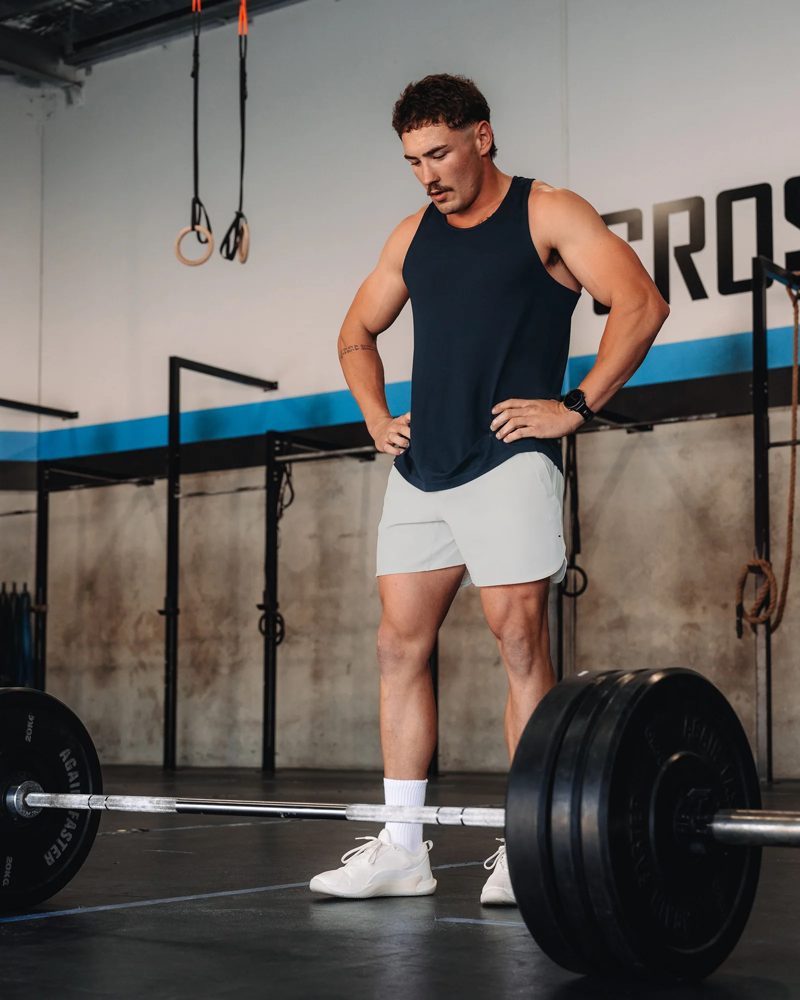 AeroFLX+ Seamless Tank - Navy/Navy 8 AeroFLX+ Seamless Tank - Navy/Navy