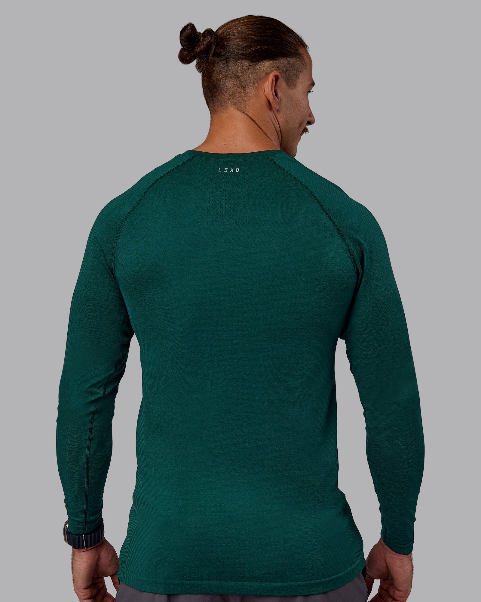 AeroFLX+ Seamless Long Sleeve Tee - Dark Moss/Dark Moss 3 AeroFLX+ Seamless Long Sleeve Tee - Dark Moss/Dark Moss