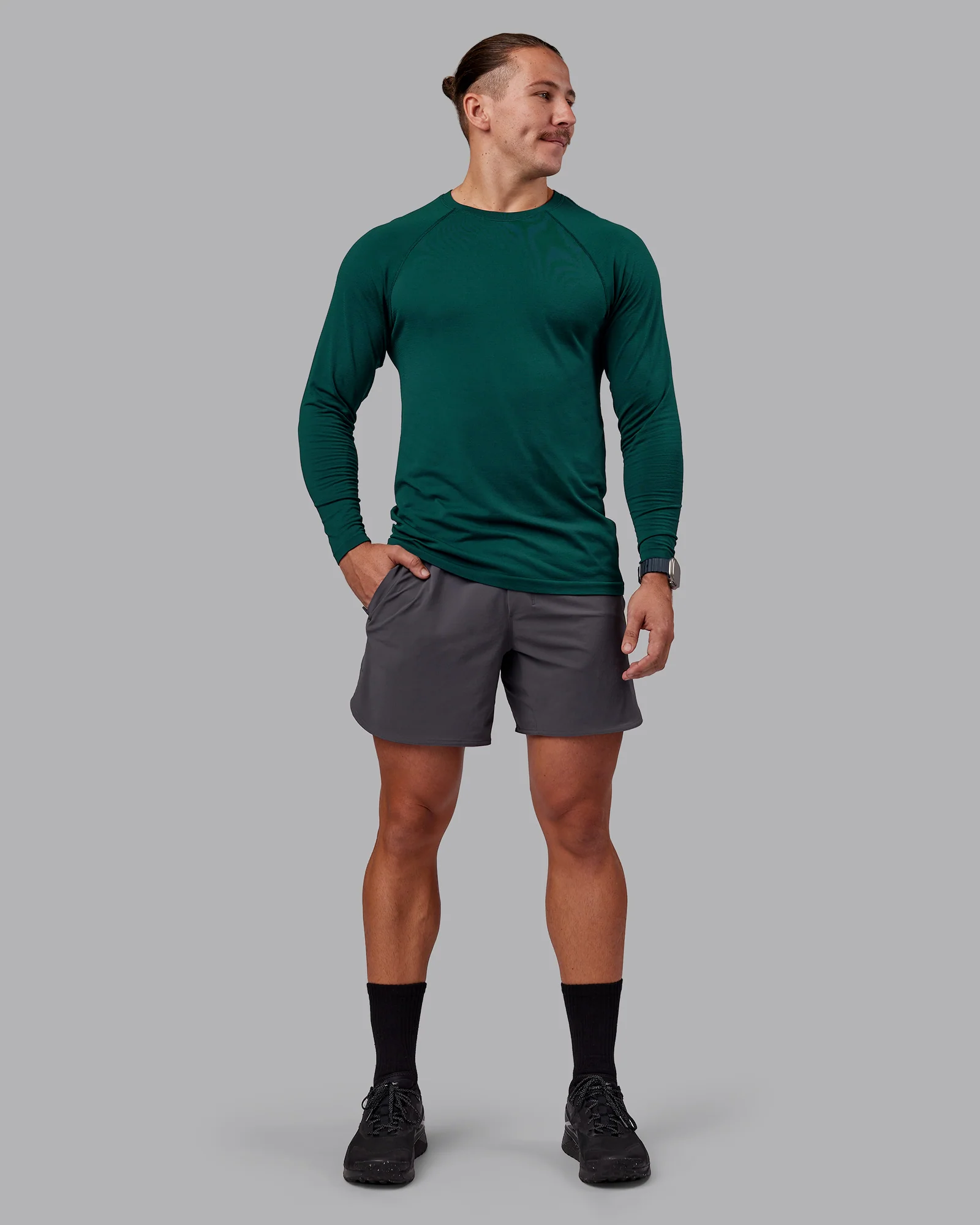 AeroFLX+ Seamless Long Sleeve Tee - Dark Moss/Dark Moss 4 AeroFLX+ Seamless Long Sleeve Tee - Dark Moss/Dark Moss