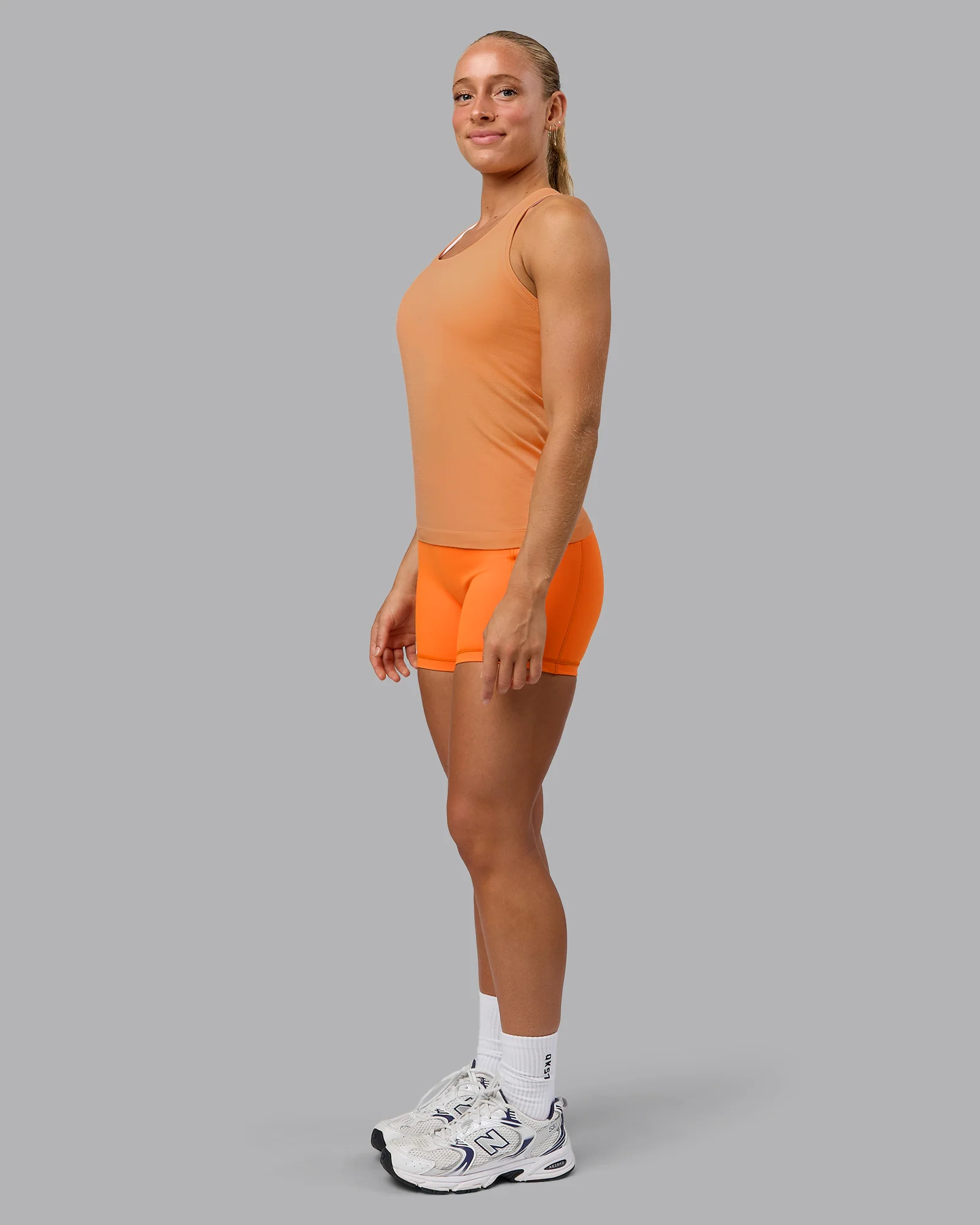 AeroFLX+ Seamless Tank - Cantaloupe/Cantaloupe 5 AeroFLX+ Seamless Tank - Cantaloupe/Cantaloupe