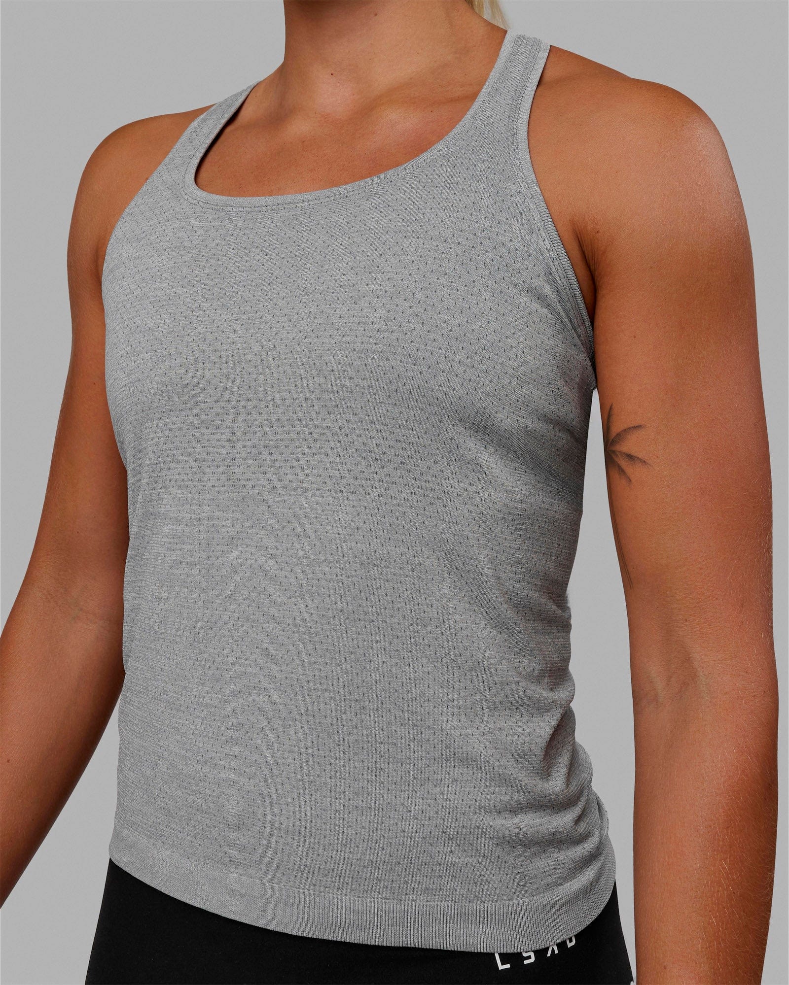 AeroFLX+ Seamless Tank - Light Grey Marl 7 AeroFLX+ Seamless Tank - Light Grey Marl