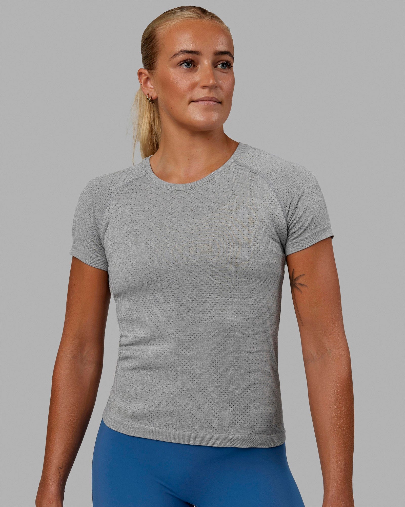 AeroFLX+ Seamless Tee - Light Grey/Light Grey