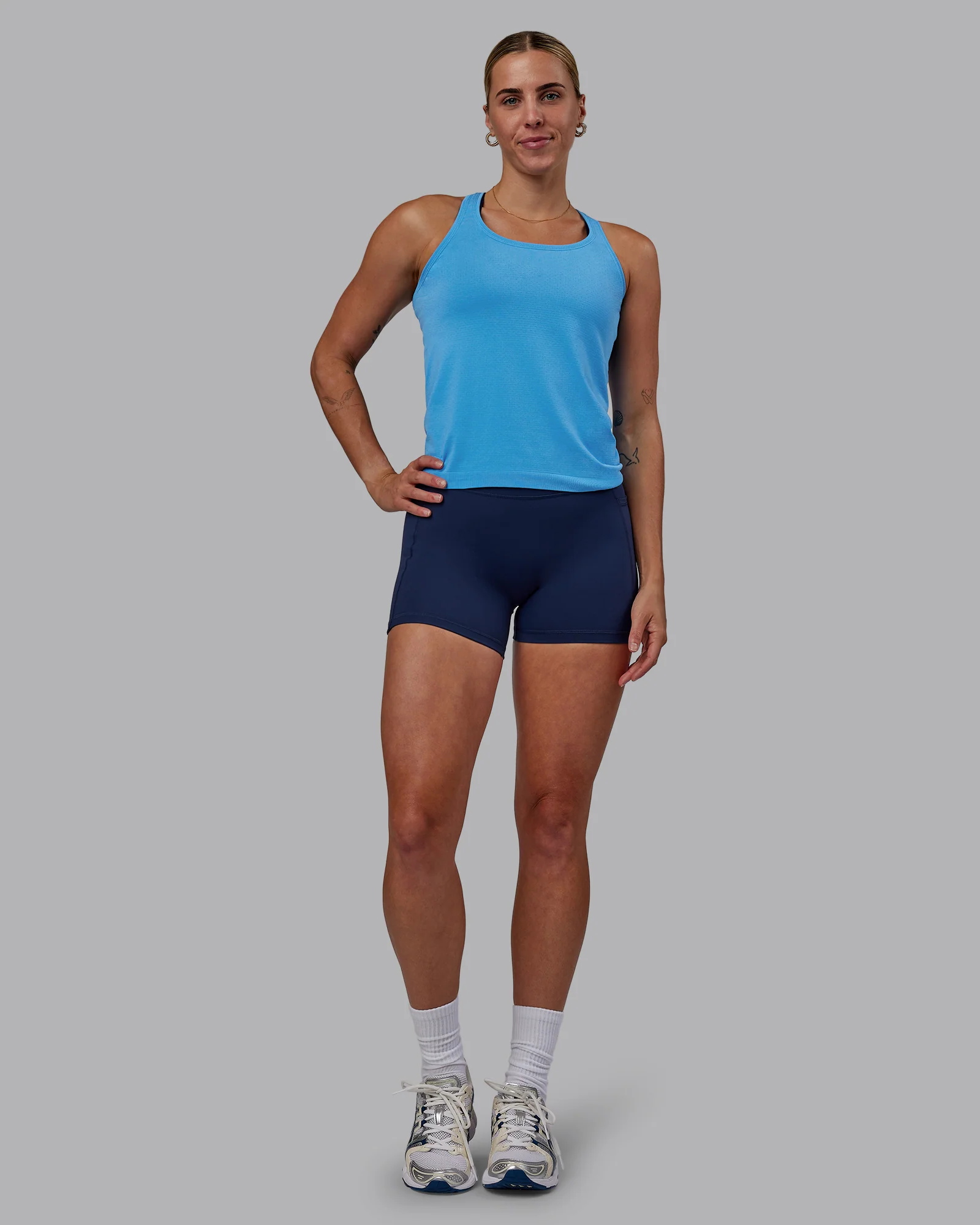 AeroFLX+ Seamless Tank - Azure Blue/Azure Blue 4 AeroFLX+ Seamless Tank - Azure Blue/Azure Blue