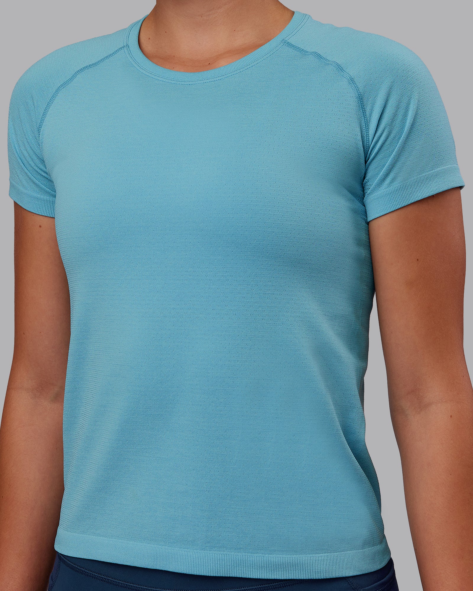 AeroFLX+ Seamless Tee - Retro Blue/Retro Blue 7 AeroFLX+ Seamless Tee - Retro Blue/Retro Blue